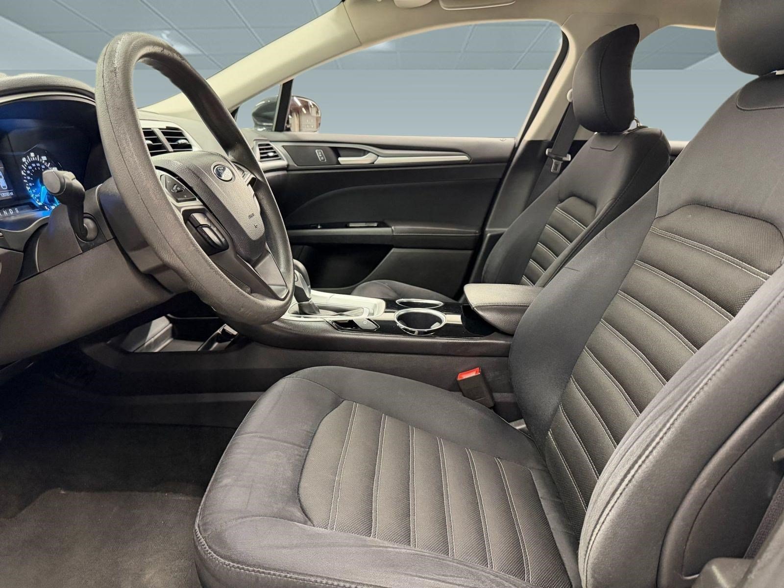 Fusion SE Sedan