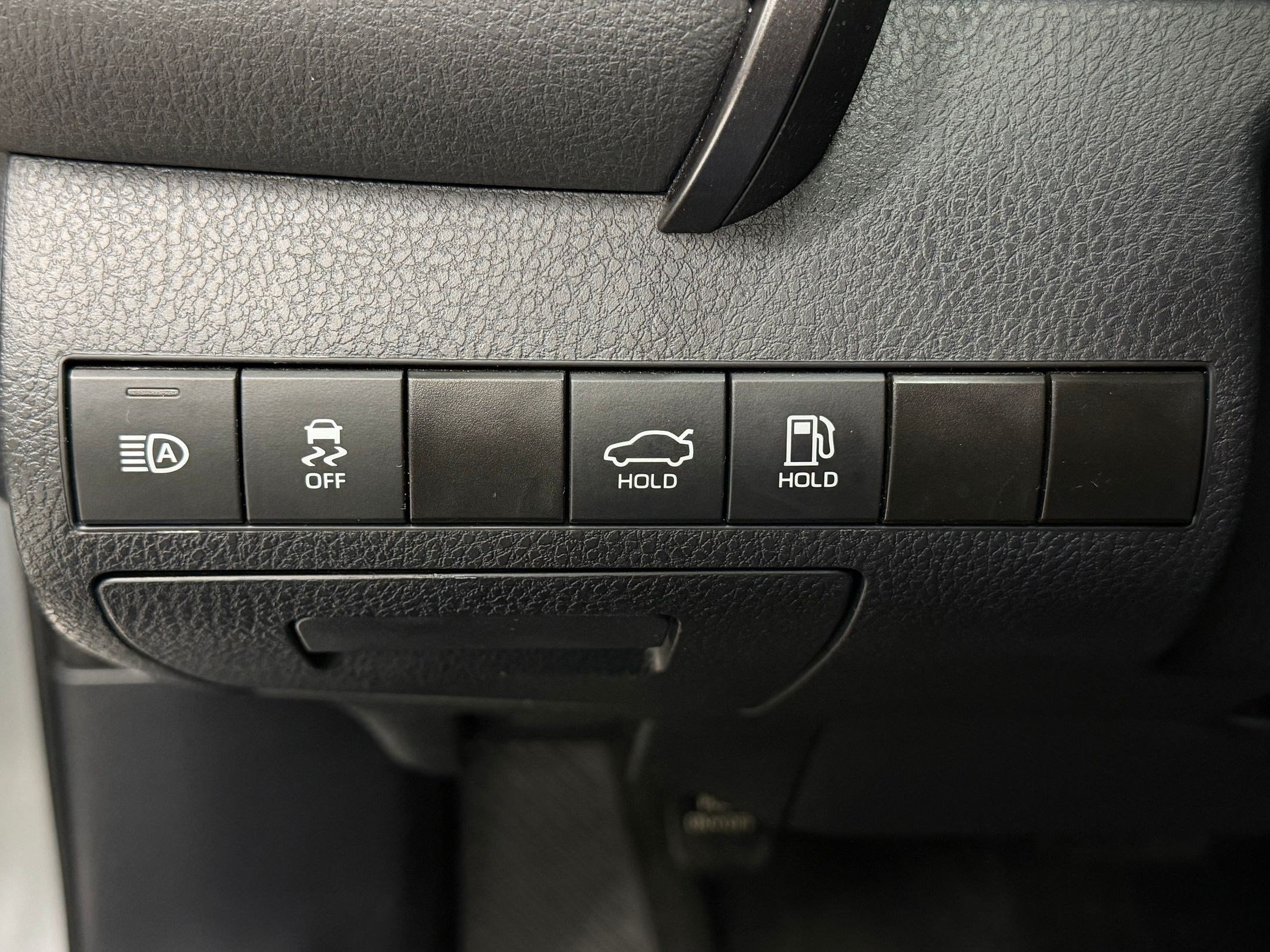 2024 Toyota Camry LE - Photo 19