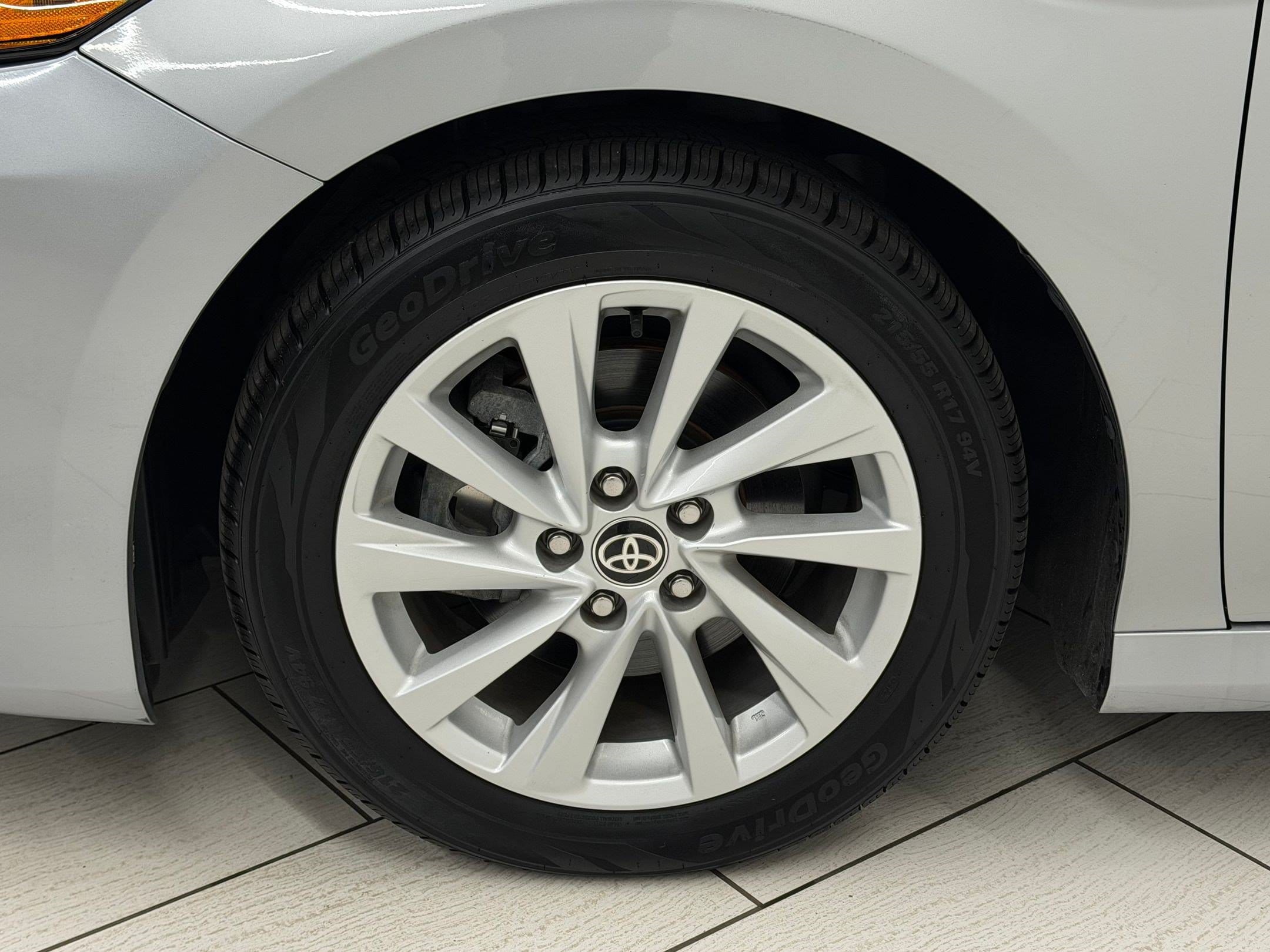 2024 Toyota Camry LE - Photo 11