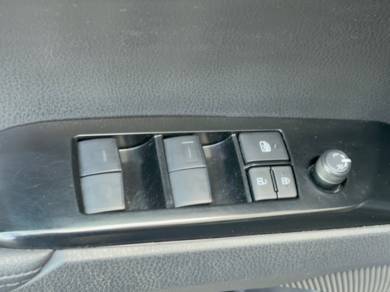 2025 Toyota Camry XSE - Photo 15