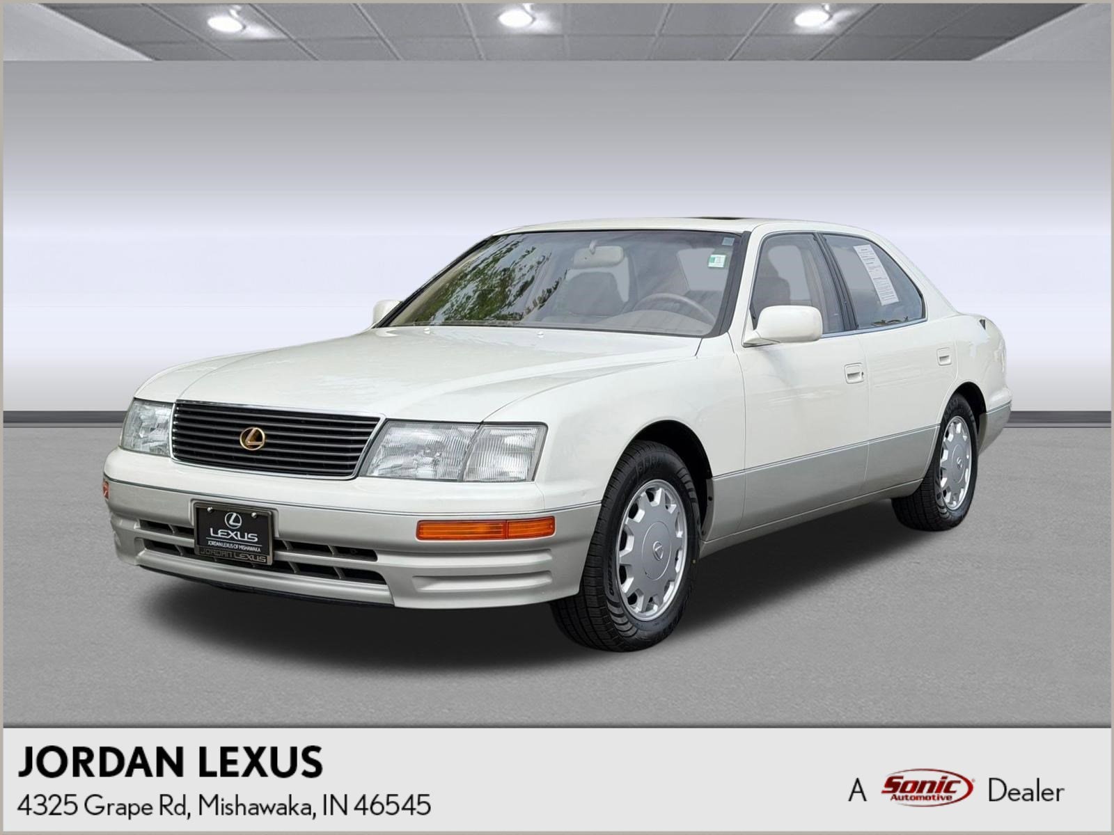 1995 Lexus LS 500's photo