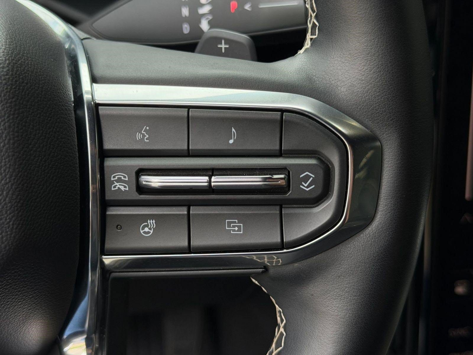 2024 GMC Acadia Denali - Photo 17