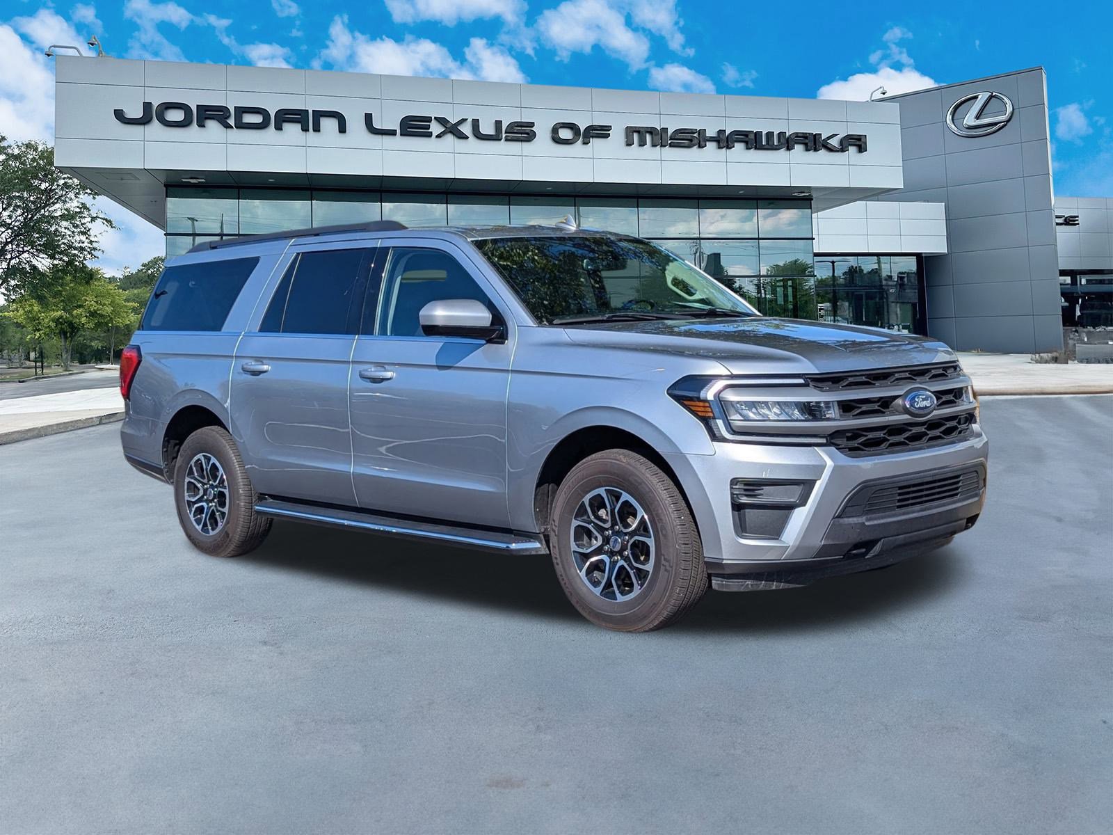 2023 Ford Expedition MAX XLT photo 3