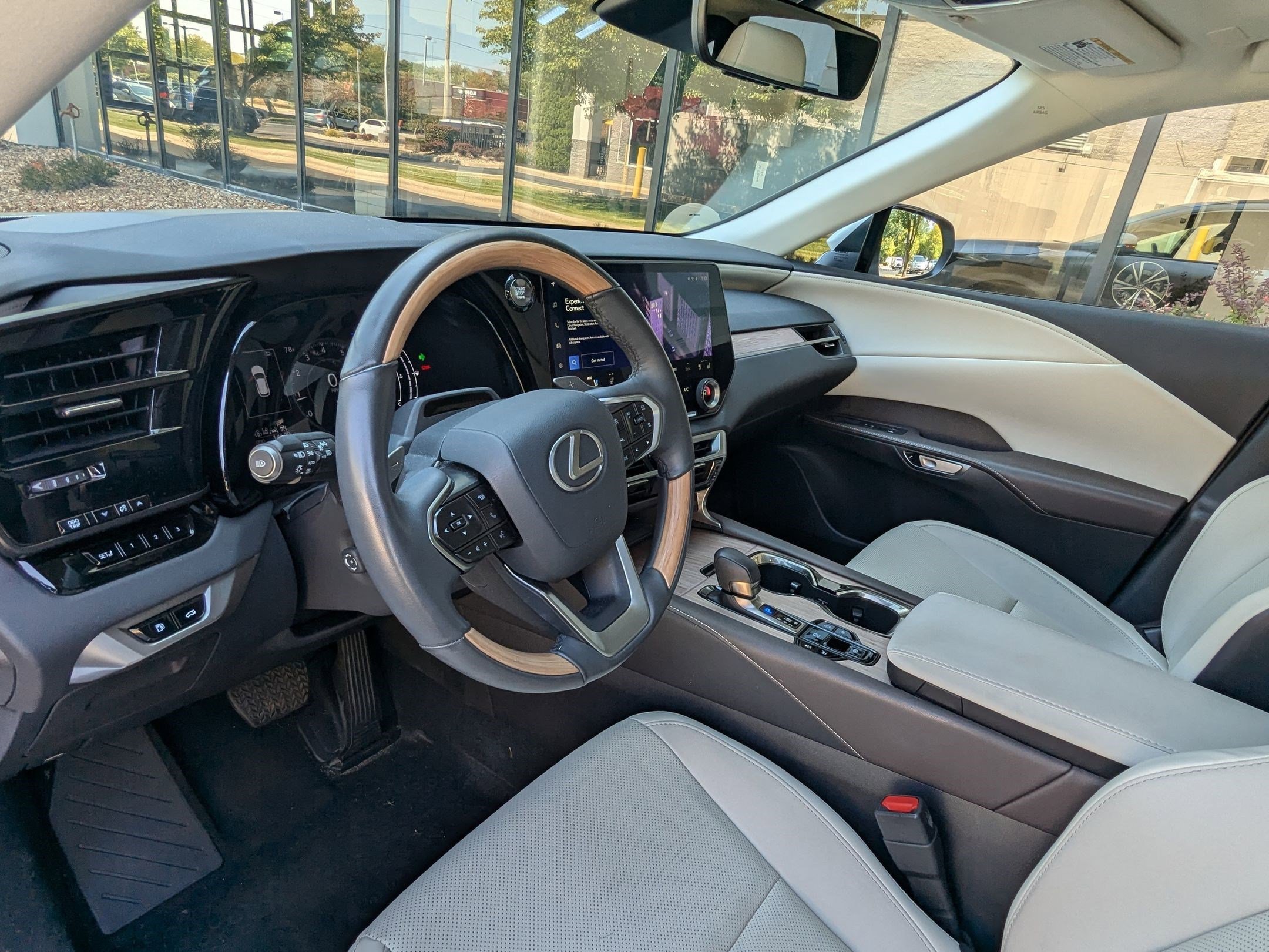 2024 Lexus RX 350 Premium photo 4