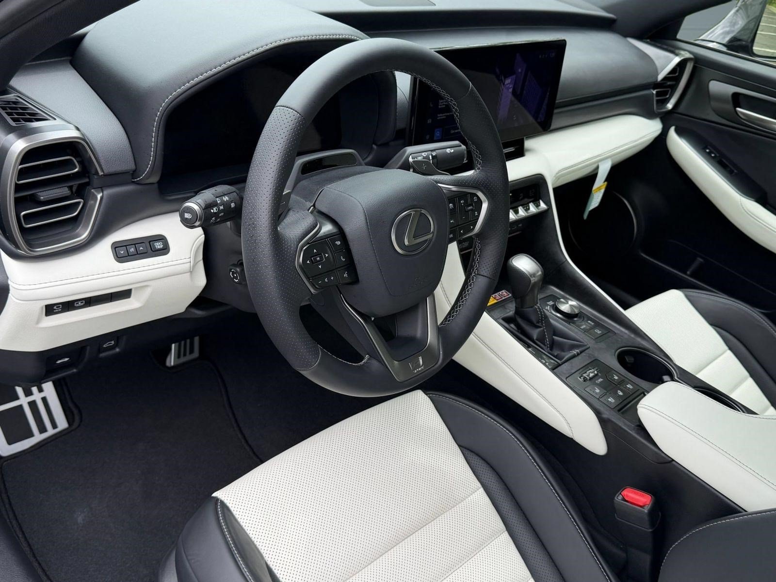 2026 Lexus IS 350 F SPORT - Photo 4