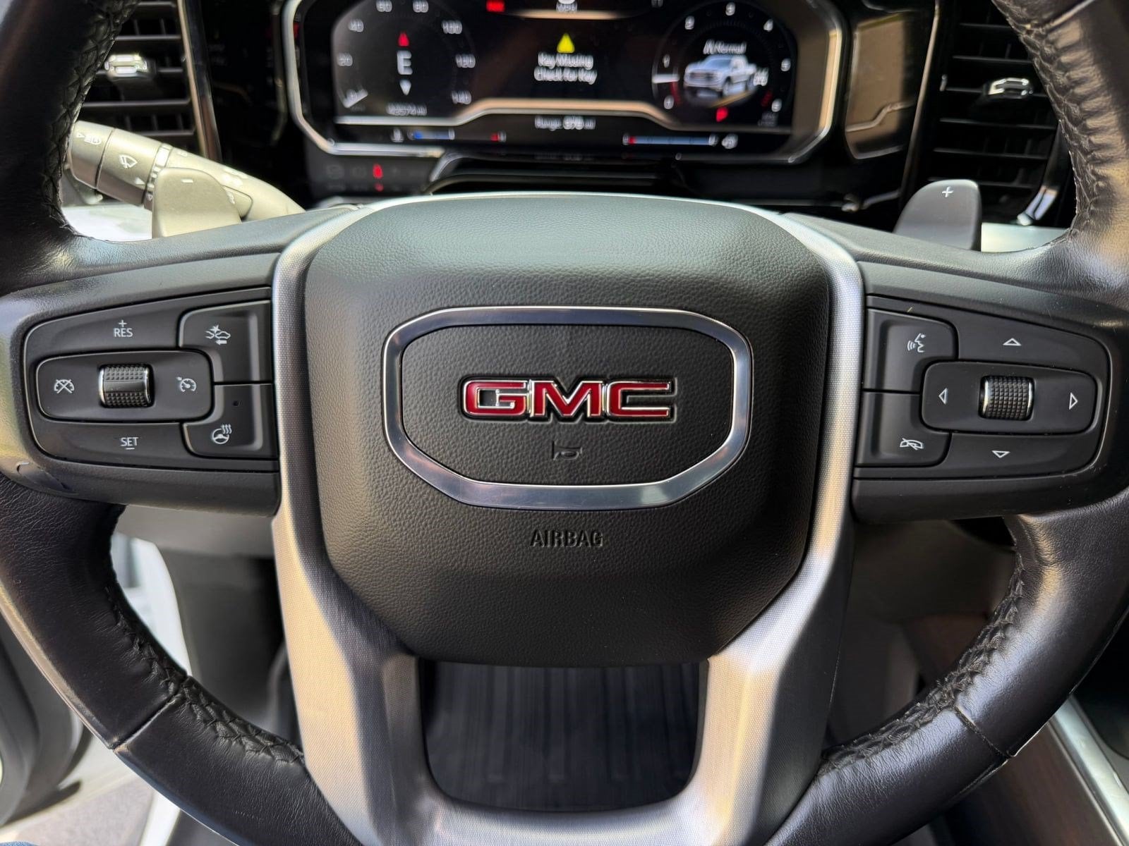 2023 GMC Sierra 1500 SLT - Photo 11