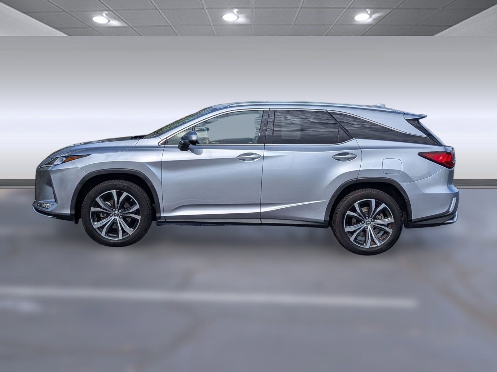 2022 Lexus RX 350L photo 2