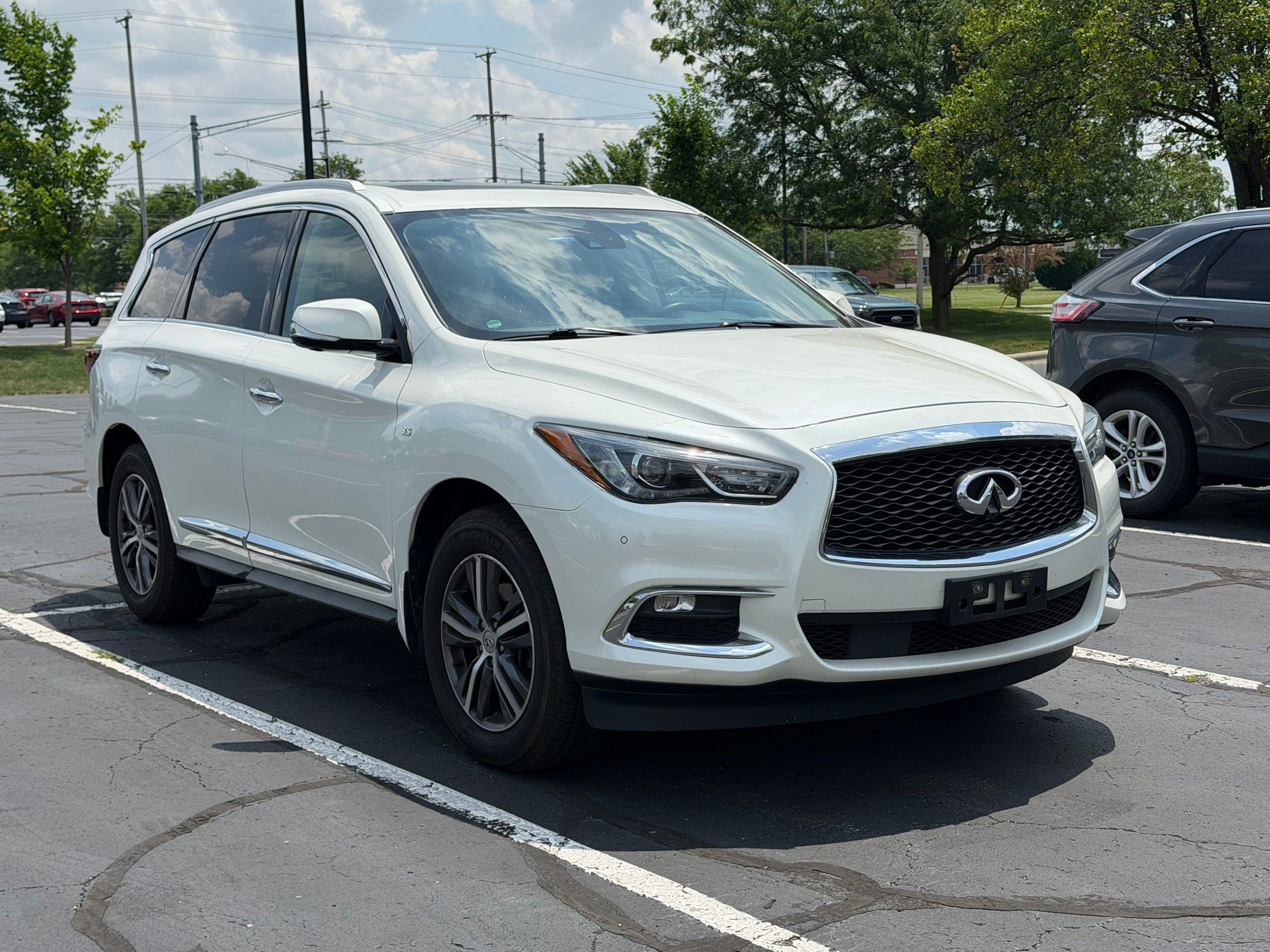 QX60 LUXE SUV