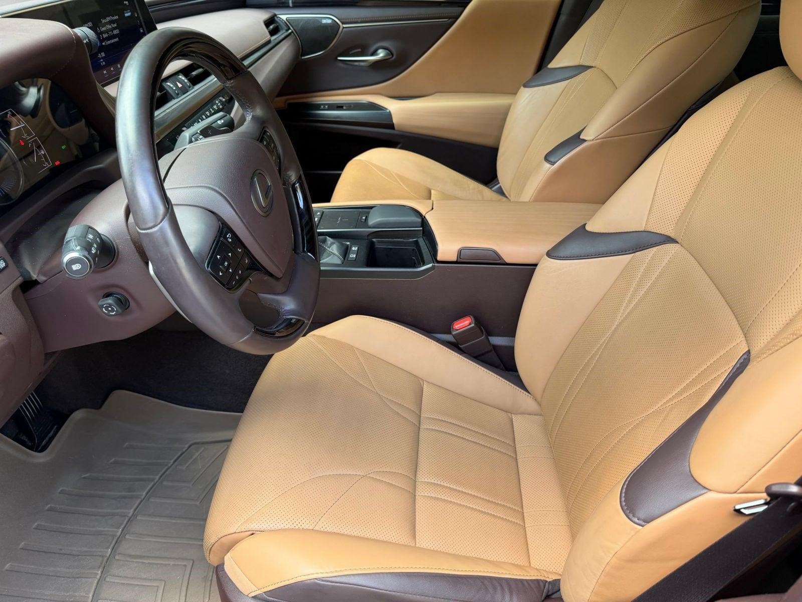 2021 LEXUS ES 300h Ultra Luxury Sedan