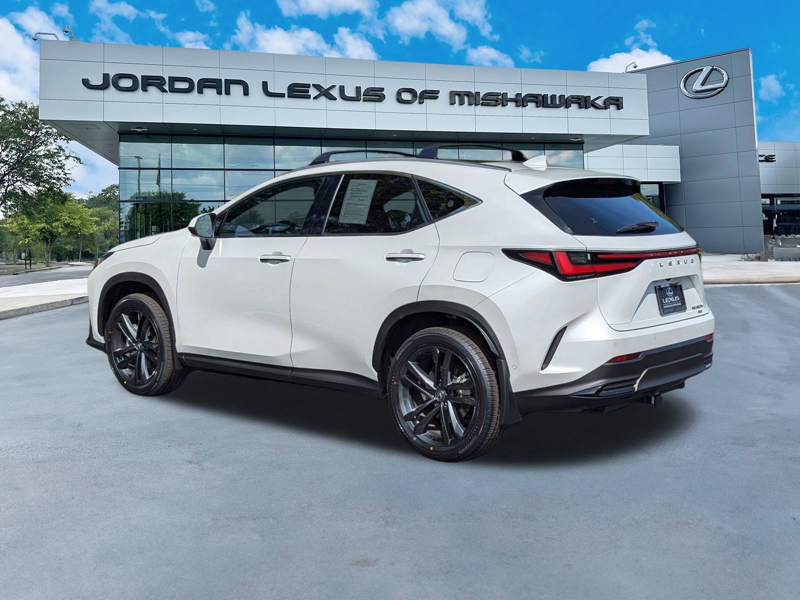 2025 Lexus NX 450h+ Luxury photo 3