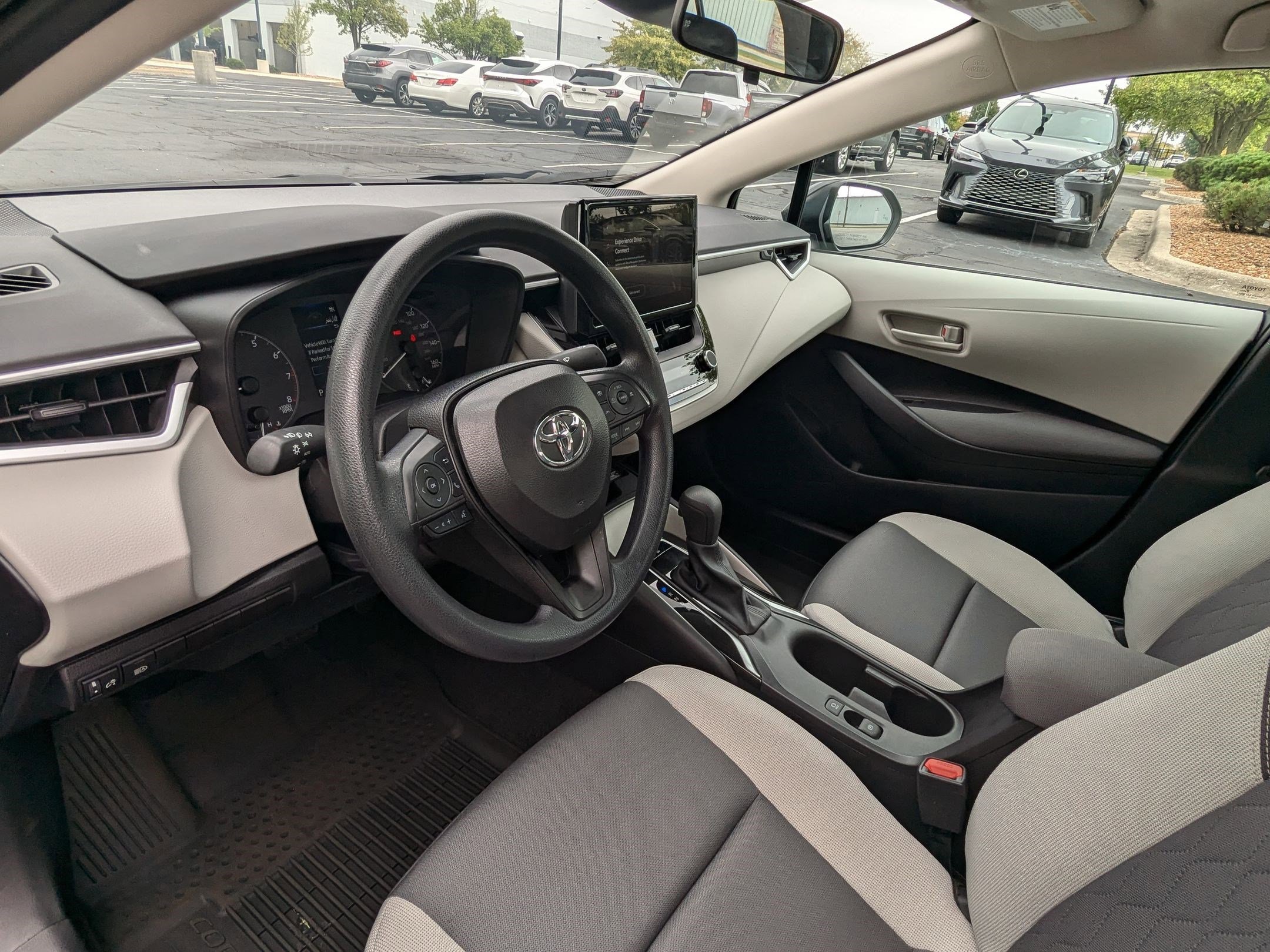 2025 Toyota Corolla LE photo 3