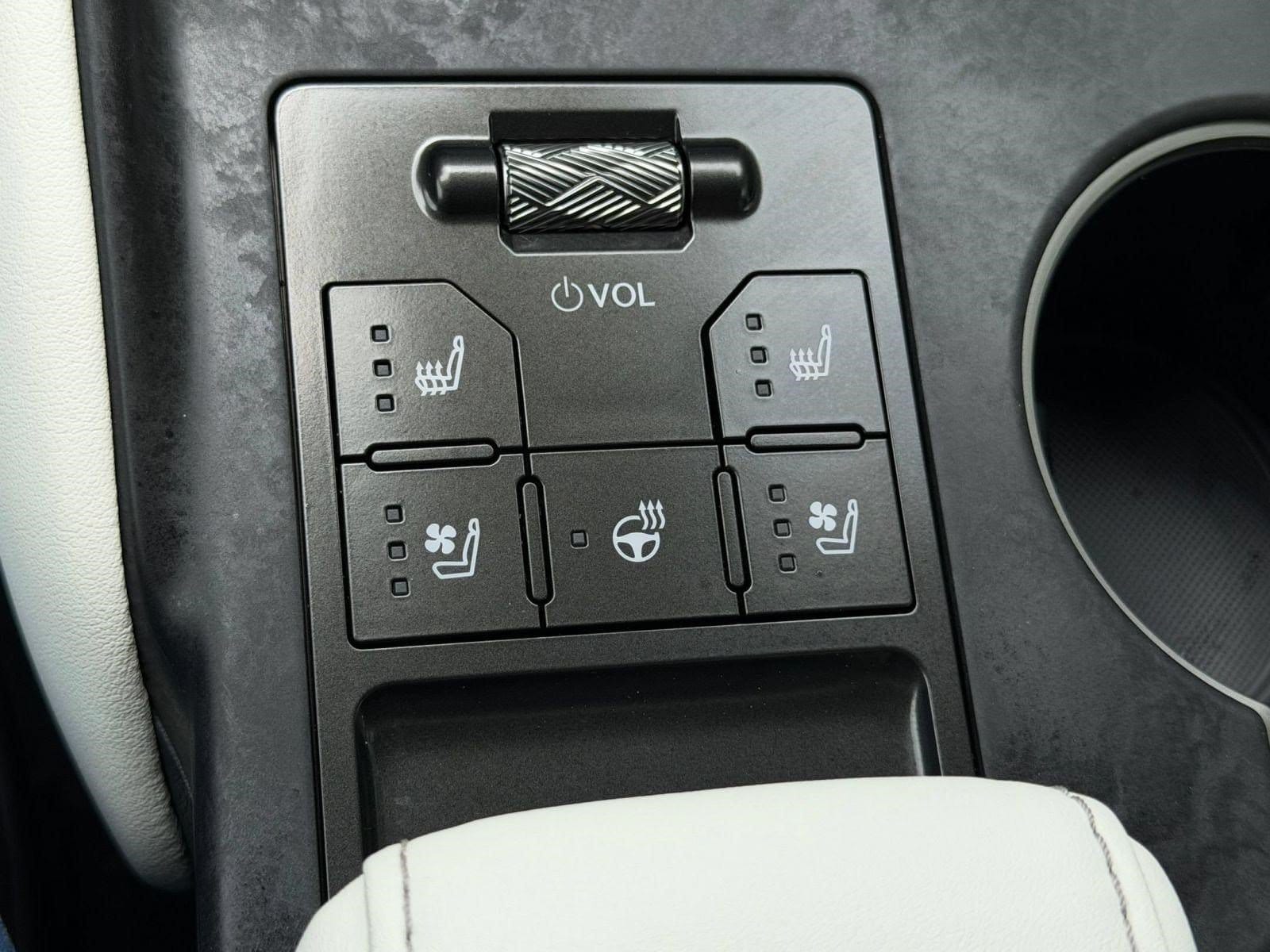 2026 Lexus IS 350 F SPORT - Photo 31