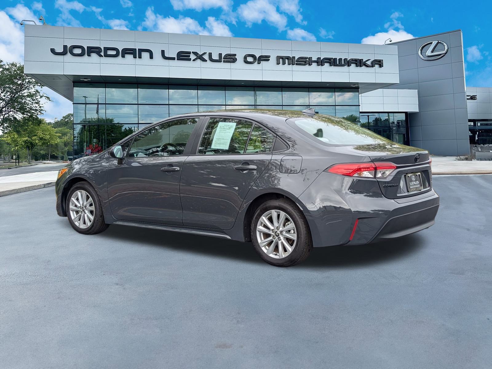 2025 Toyota Corolla LE photo 2