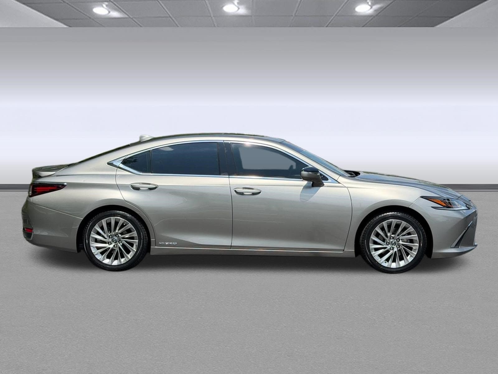 2021 LEXUS ES 300h Ultra Luxury Sedan