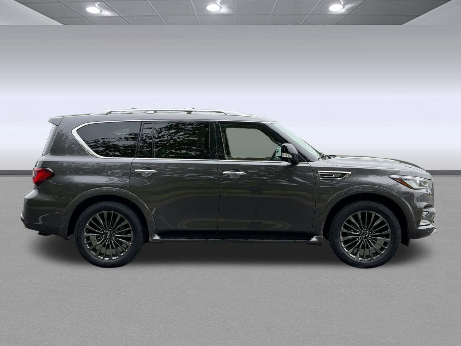 2024 INFINITI QX80 Sensory 4WD - Photo 8