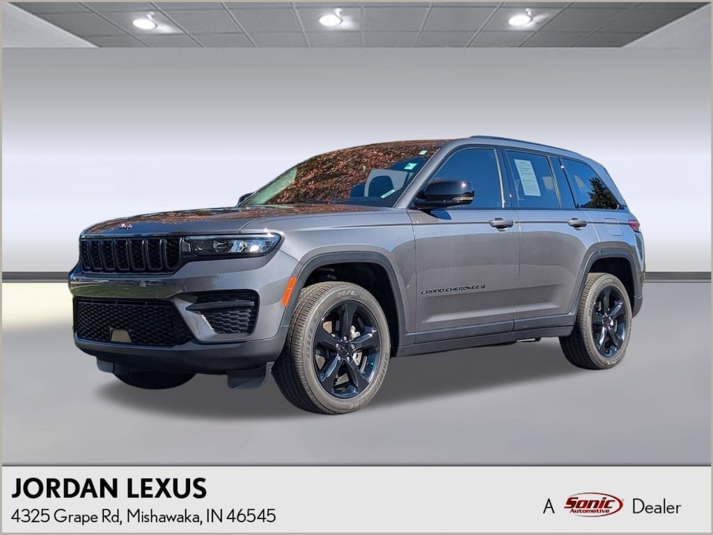 Used 2023 Jeep Grand Cherokee Laredo SUV