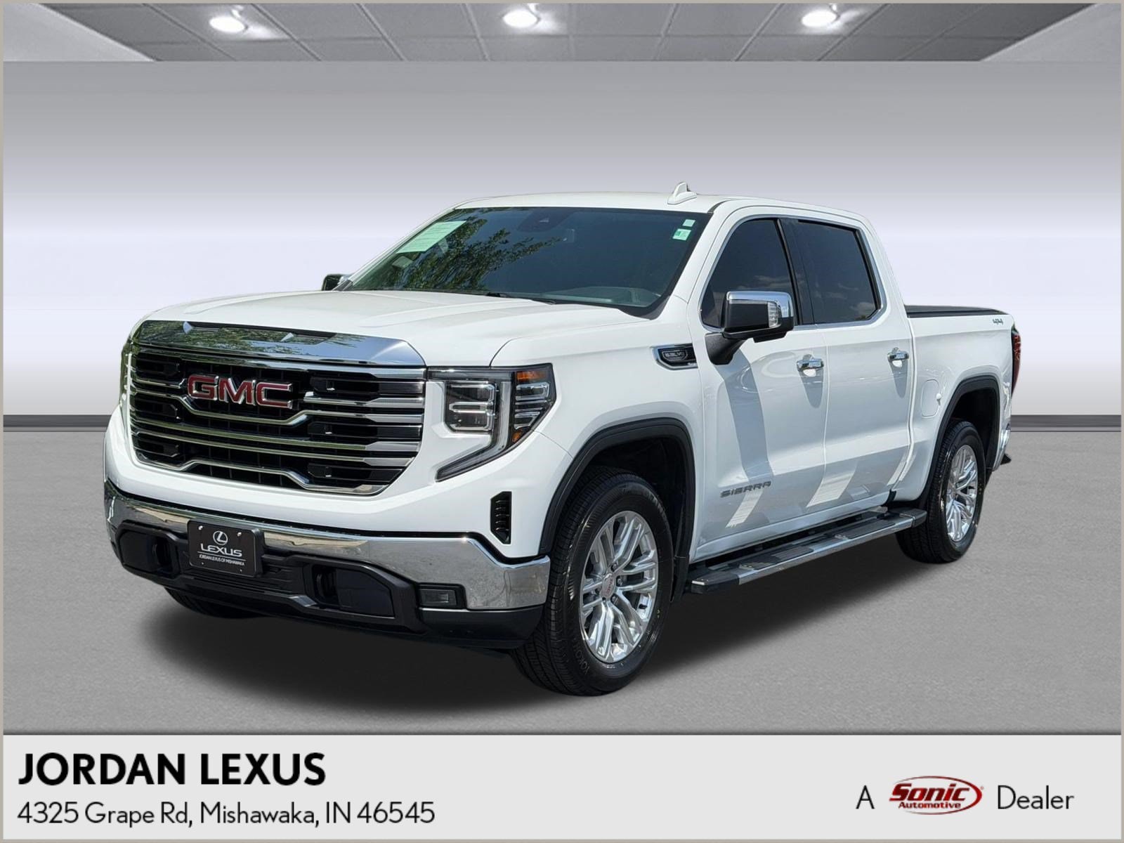 2023 GMC Sierra 4WD Crew Cab Short Box SLT's photo