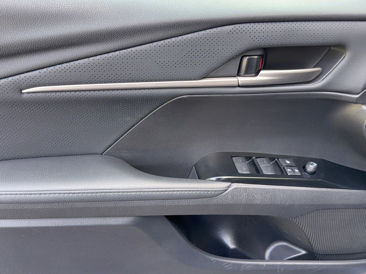2025 Toyota Camry XSE - Photo 14