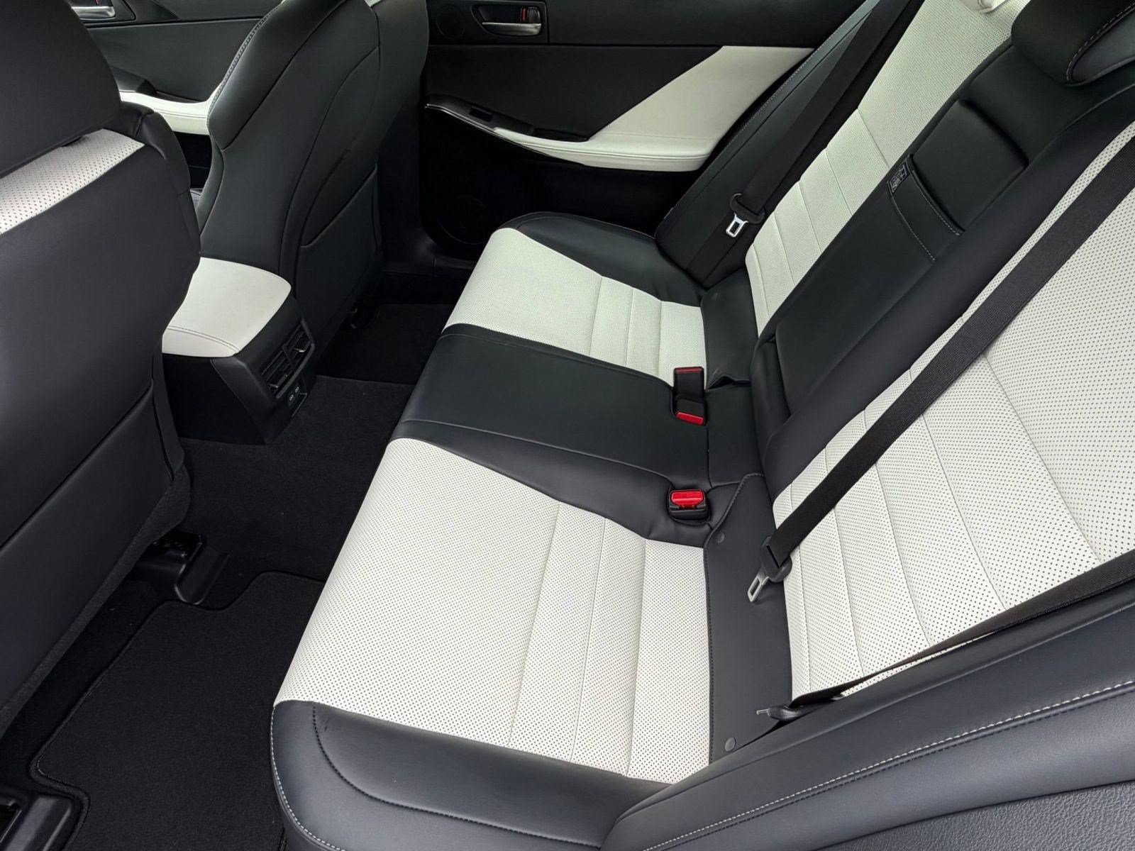 2026 Lexus IS 350 F SPORT - Photo 23