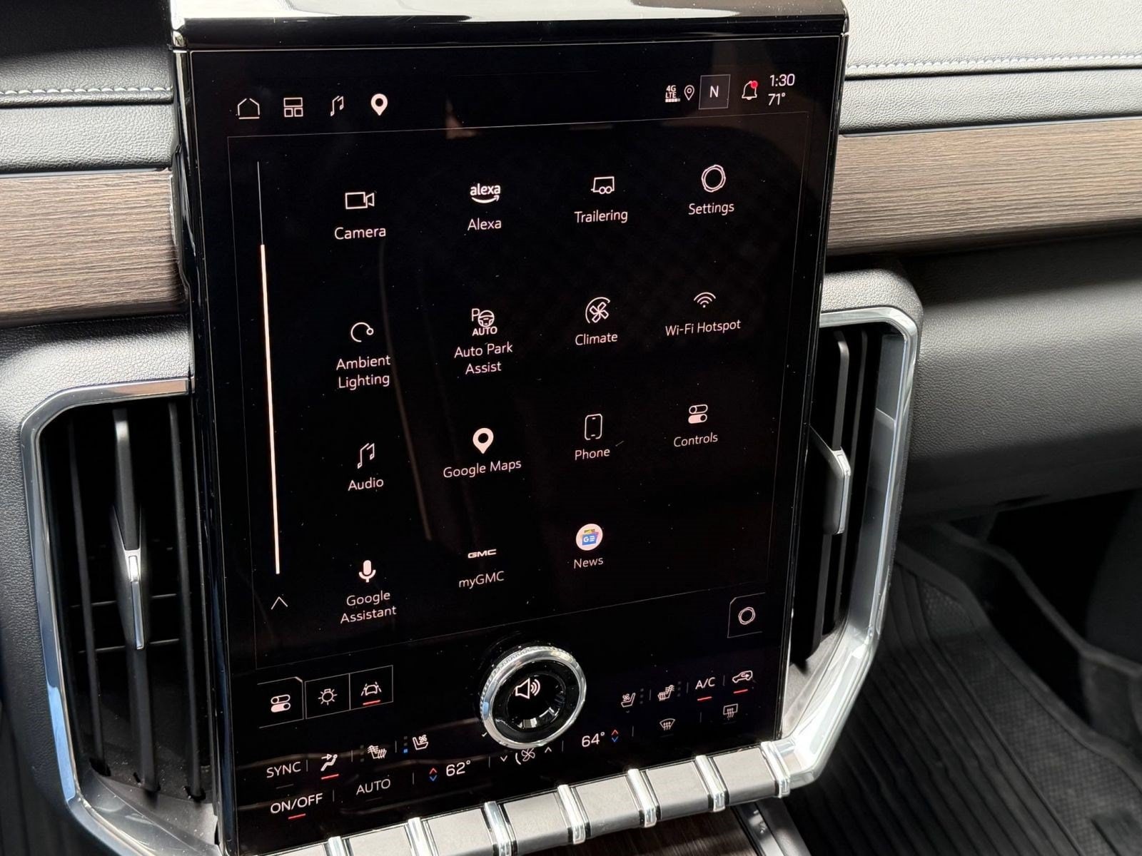2024 GMC Acadia Denali - Photo 28
