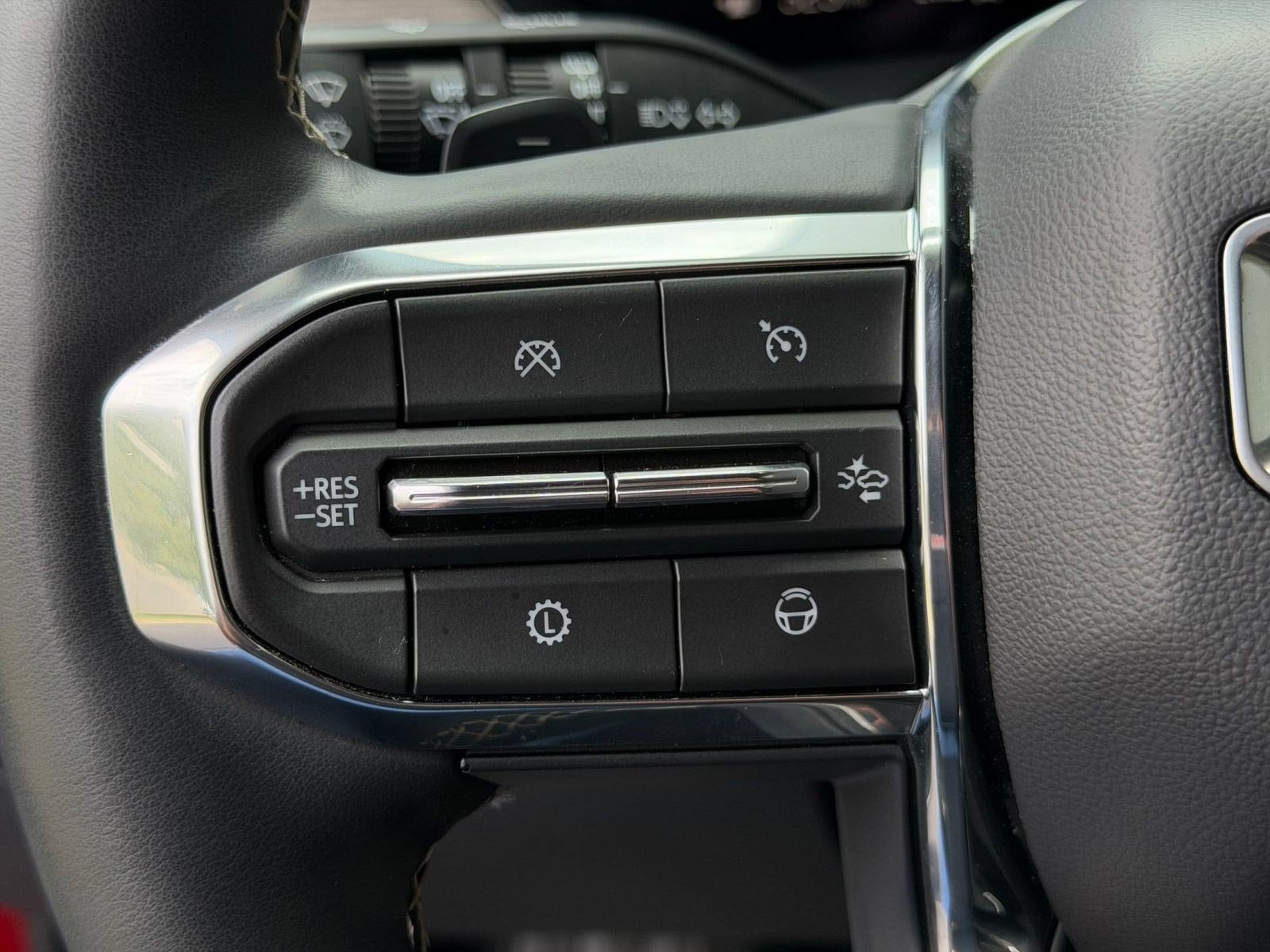 2024 GMC Acadia Denali - Photo 16