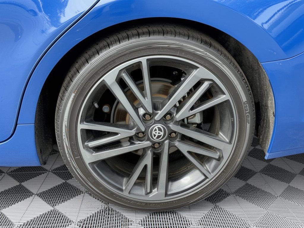 2025 Toyota Camry XSE - Photo 13