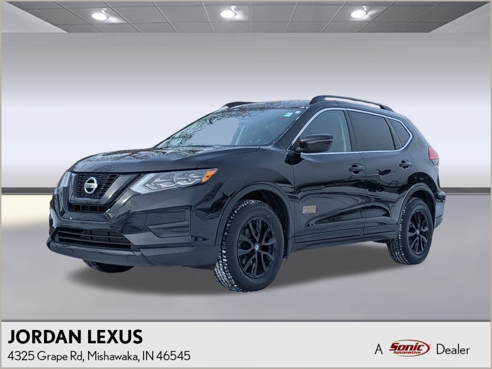 2017 Nissan Rogue SV's photo