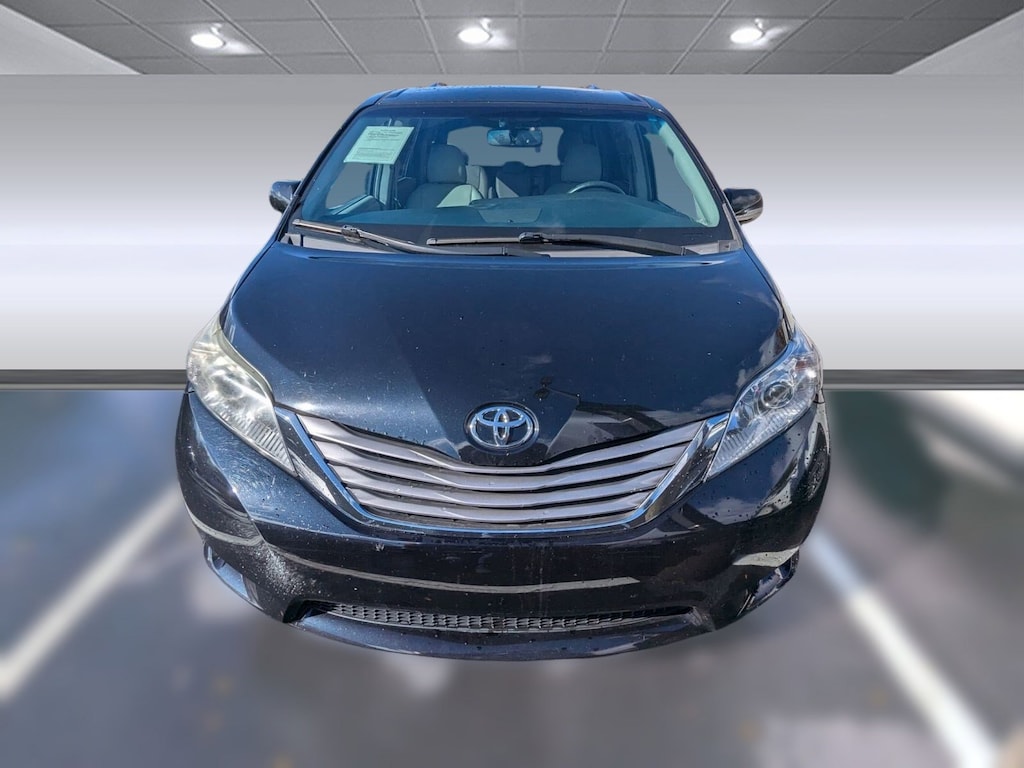 Used 2017 Toyota Sienna XLE 8 Passenger Van Passenger Van