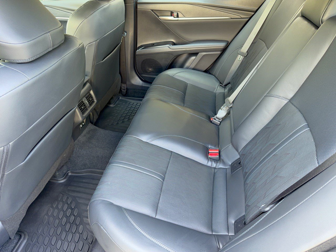 2025 Toyota Camry XSE - Photo 25