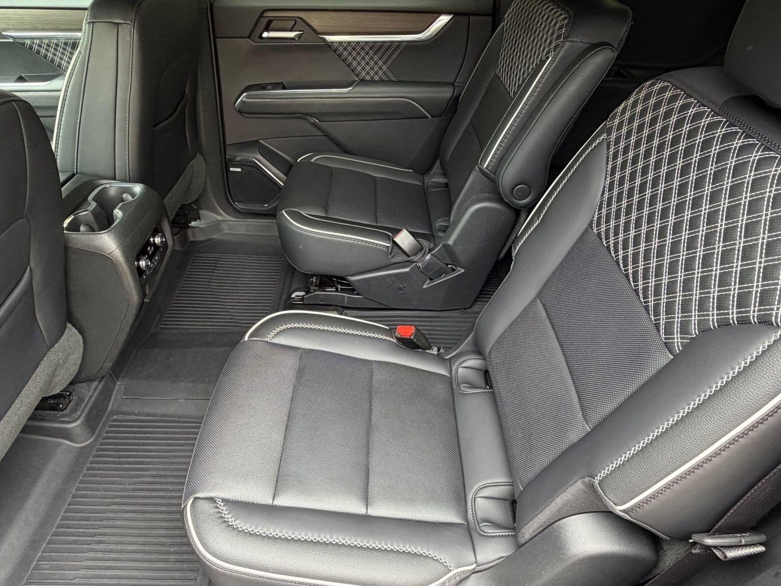 2024 GMC Acadia Denali - Photo 32
