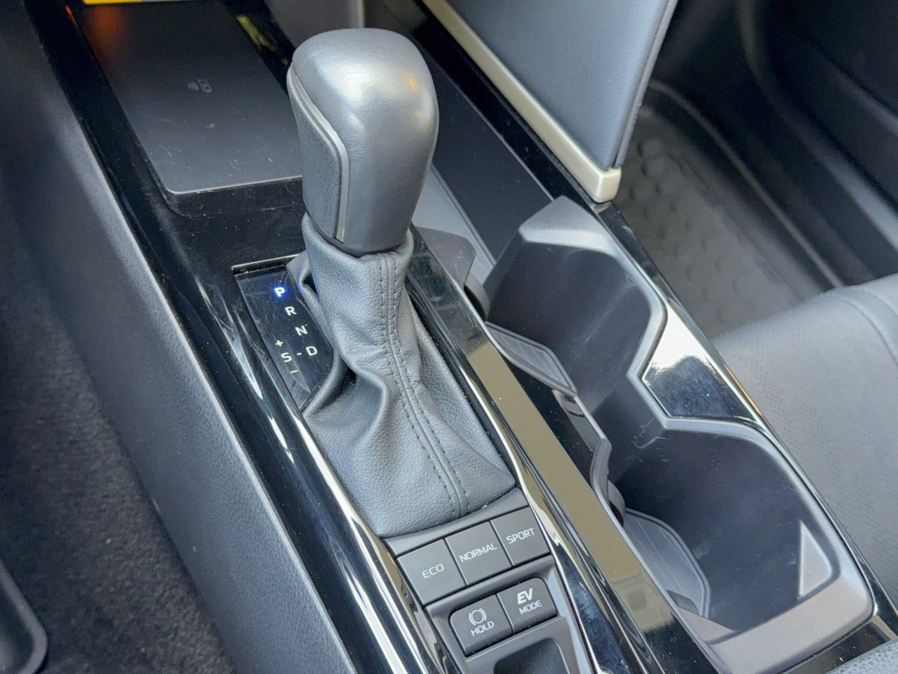 2025 Toyota Camry XSE - Photo 21