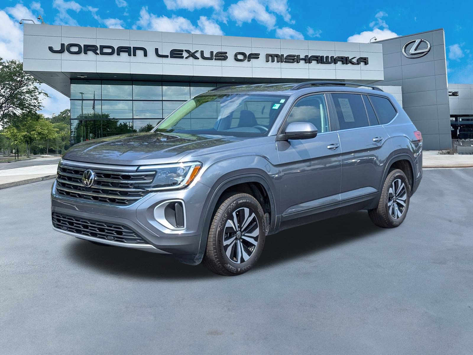 2024 Volkswagen Atlas SE photo 2