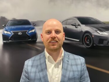 Staff member Ian Long from cf925b093798