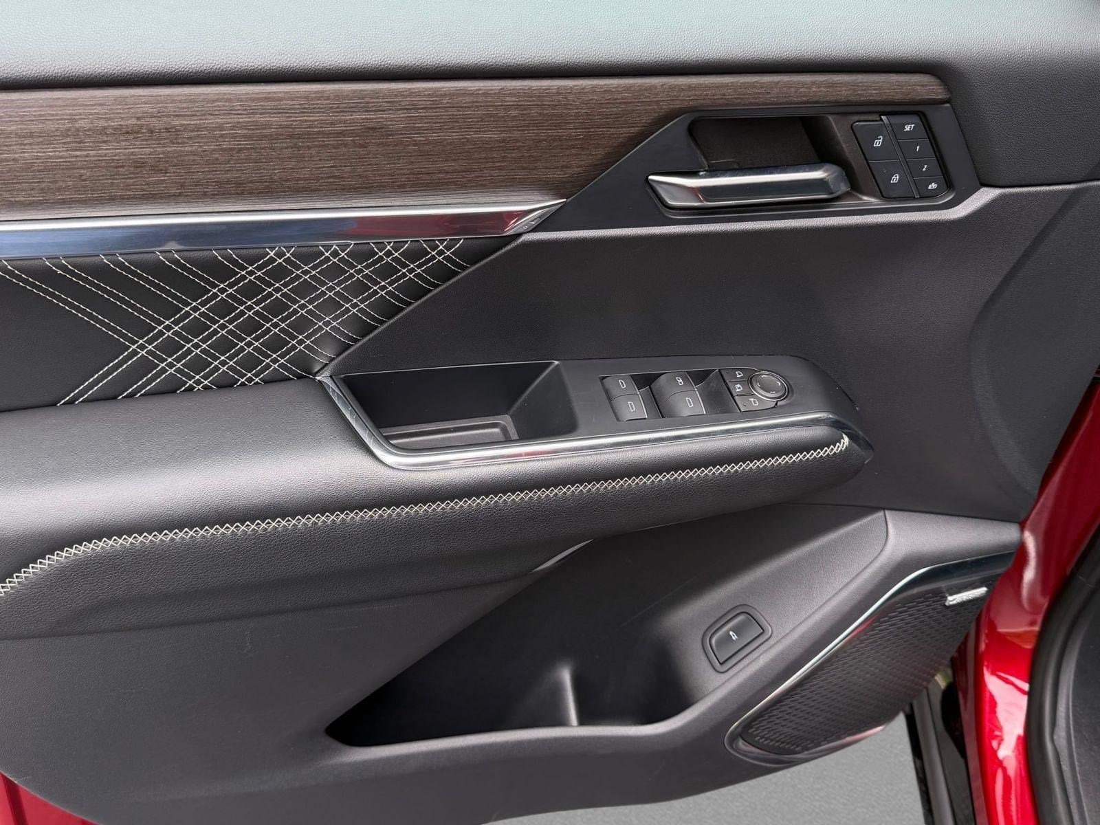 2024 GMC Acadia Denali - Photo 14