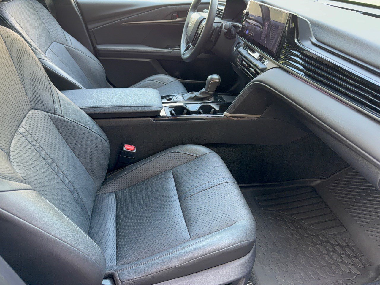 2025 Toyota Camry XSE - Photo 30