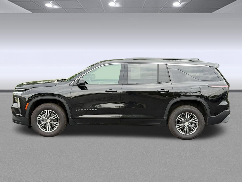 Used 2026 Chevrolet Traverse LT SUV