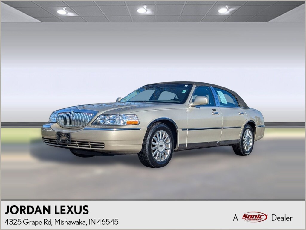 Used 2004 Lincoln Town Car Sedan