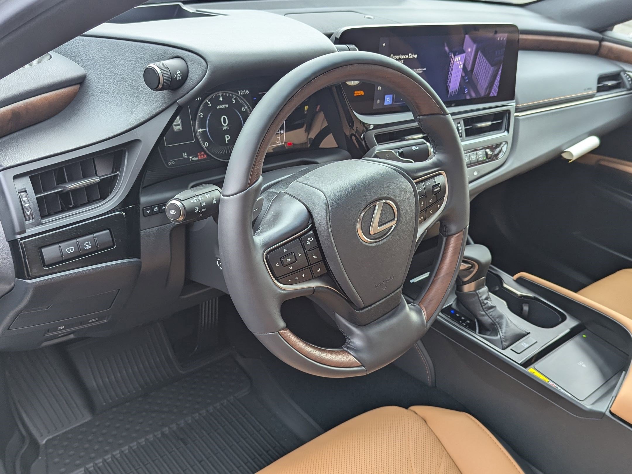 2025 Lexus ES 350 Luxury photo 4