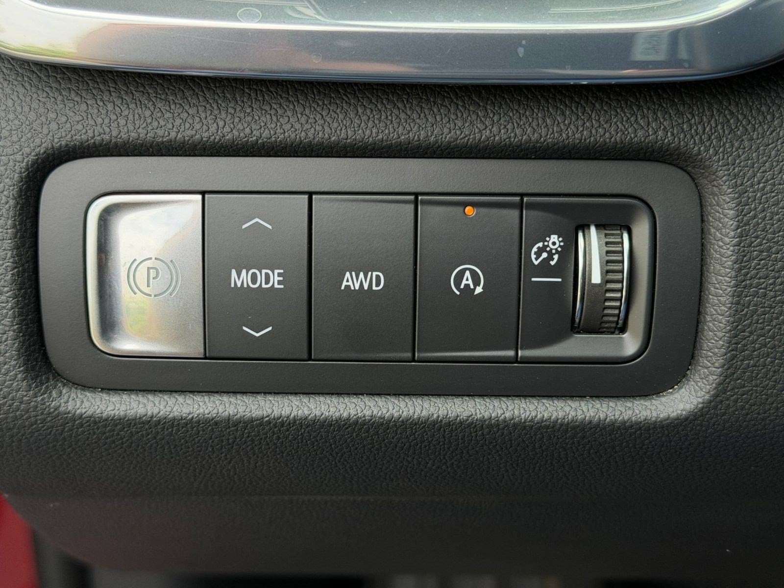 2024 GMC Acadia Denali - Photo 23