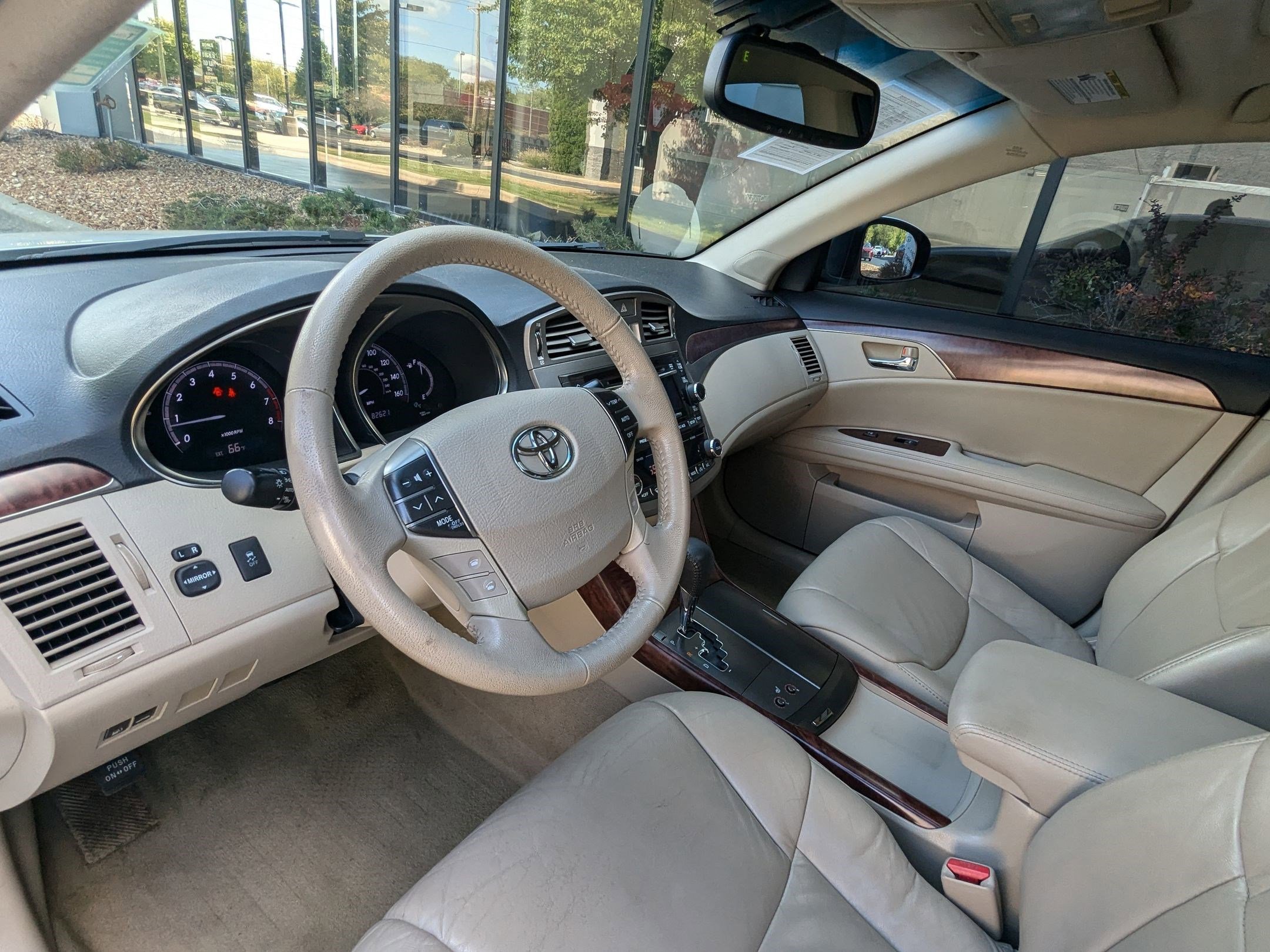 2011 Toyota Avalon Base photo 2