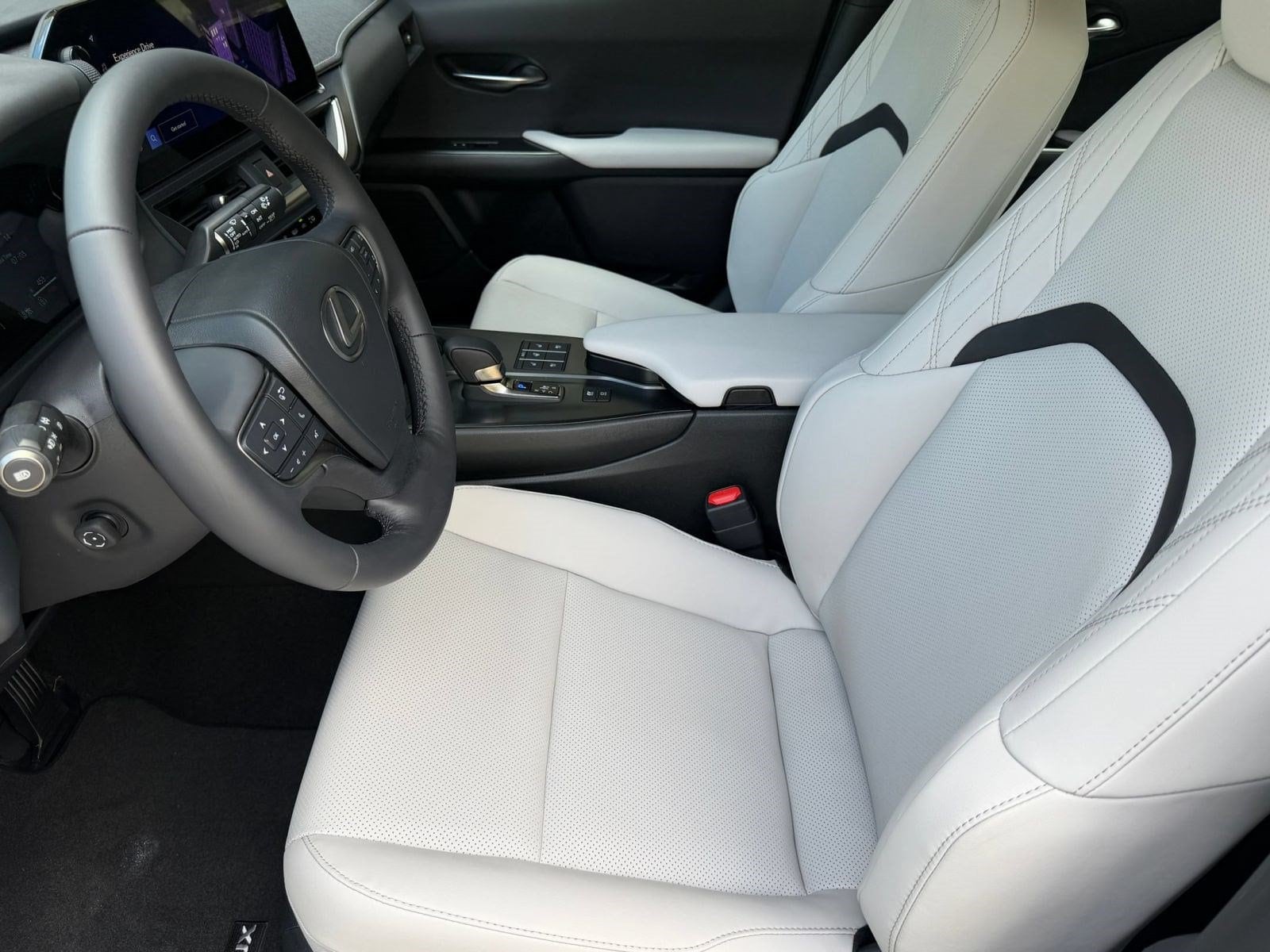 UX HYBRID 300h PREMIUM AWD 5-DOOR SUV AWD