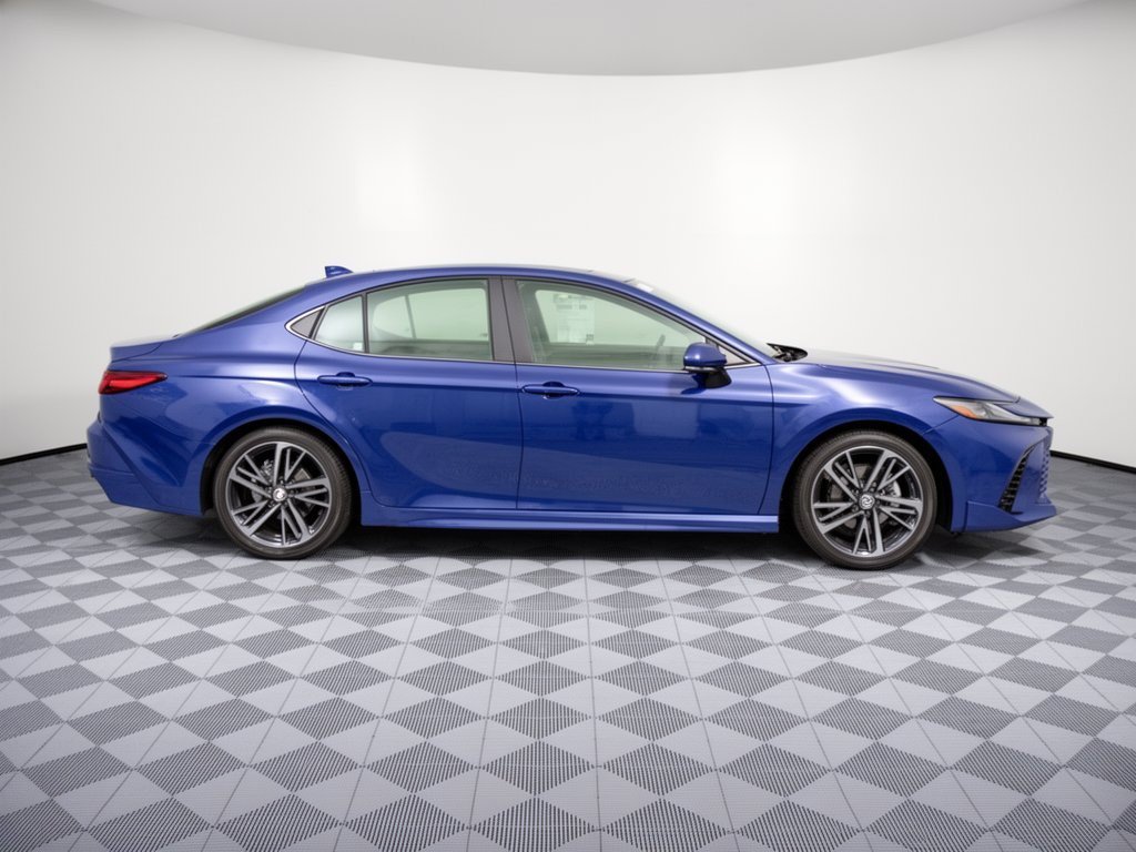 2025 Toyota Camry XSE - Photo 8