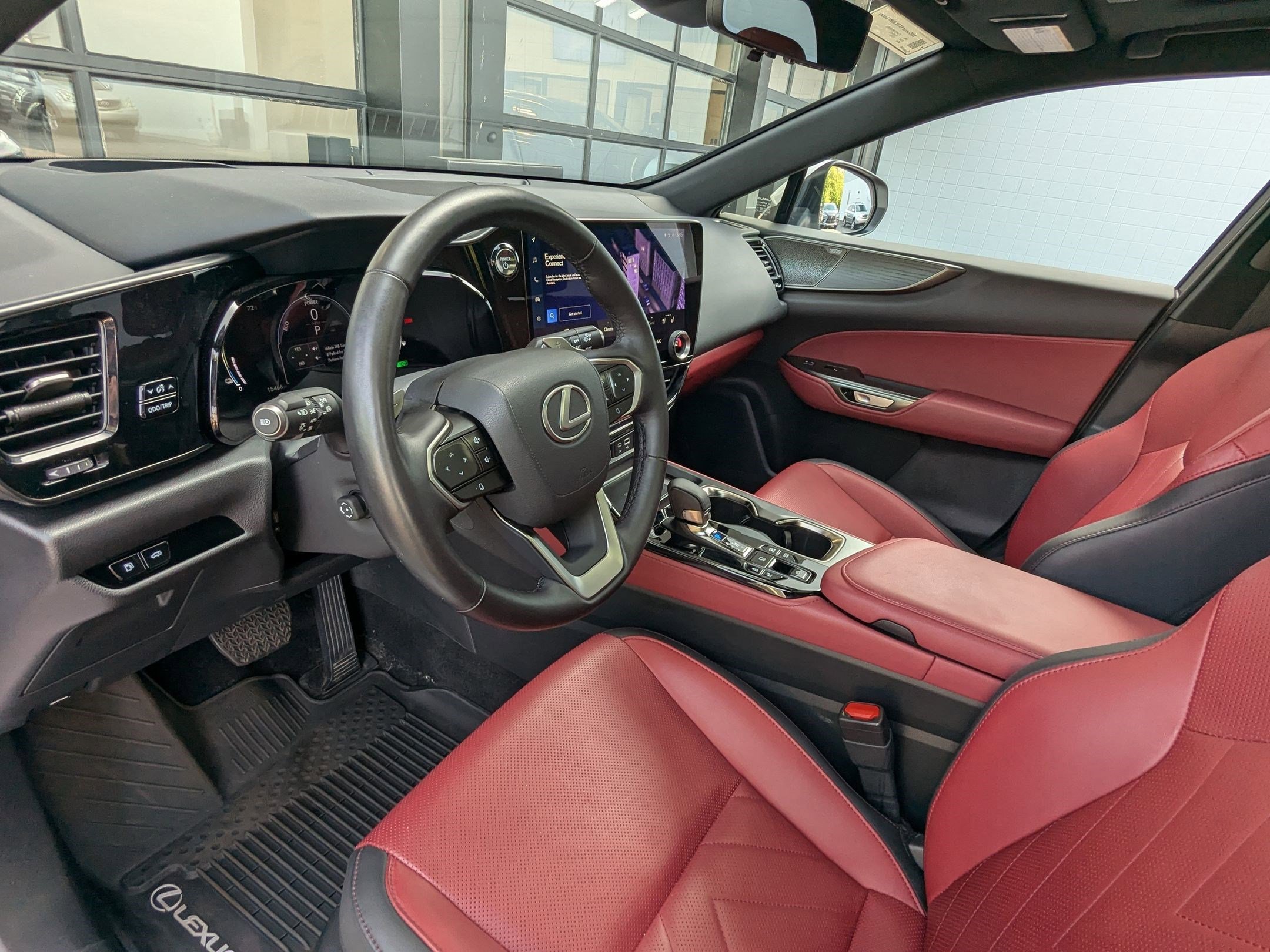 2025 Lexus NX 450h+ Luxury photo 4