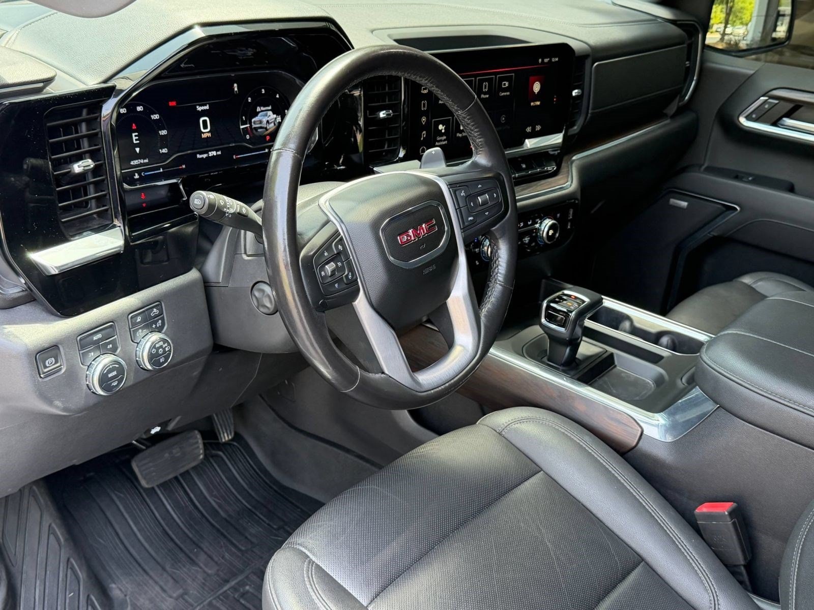 2023 GMC Sierra 1500 SLT - Photo 4