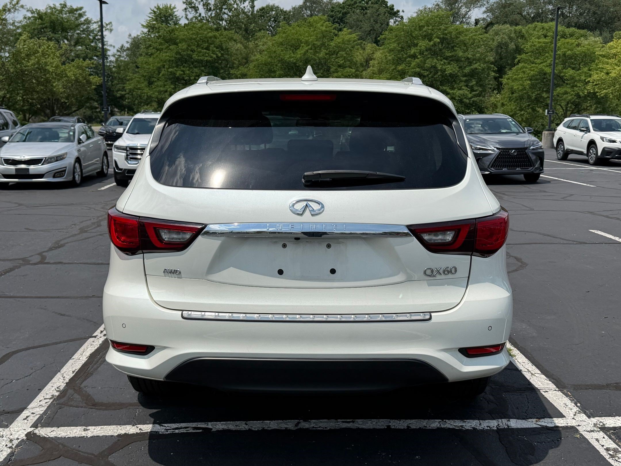 QX60 LUXE SUV