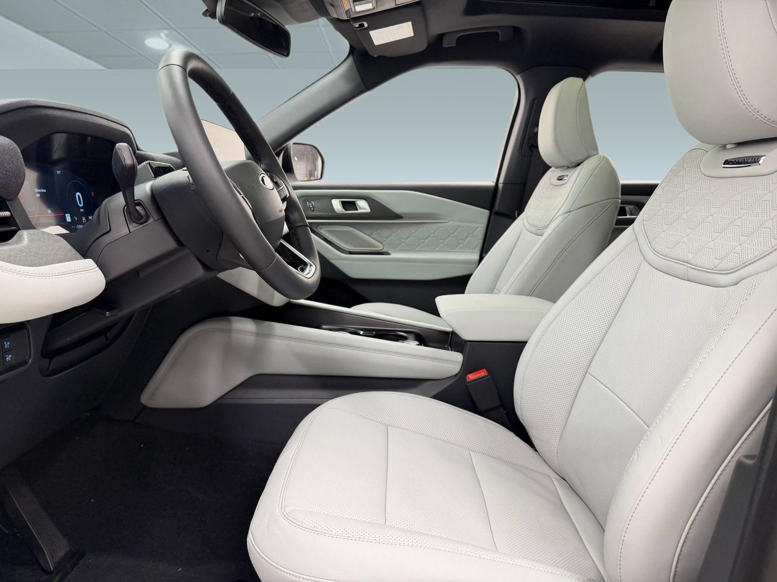 2027 Ford Explorer Platinum Platinum 4WD