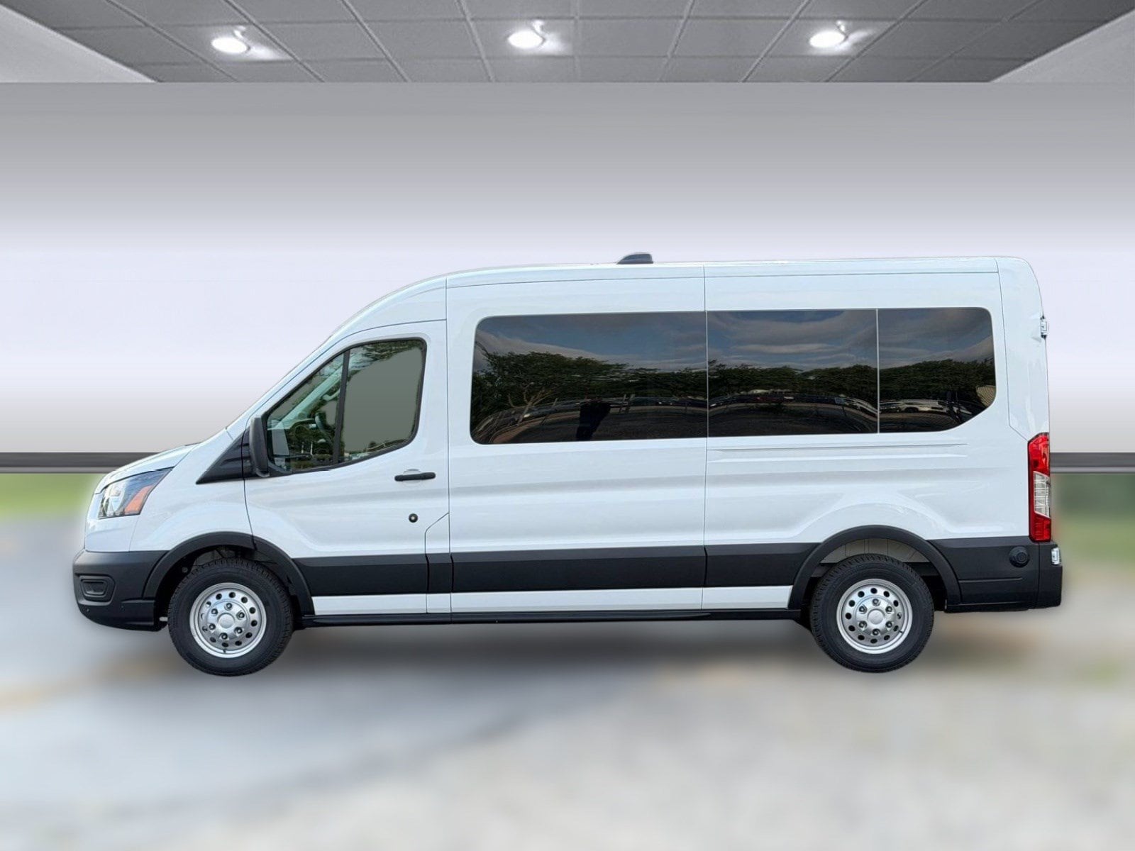 Transit-350 Passenger Passenger Van XL Wagon Medium Roof Van