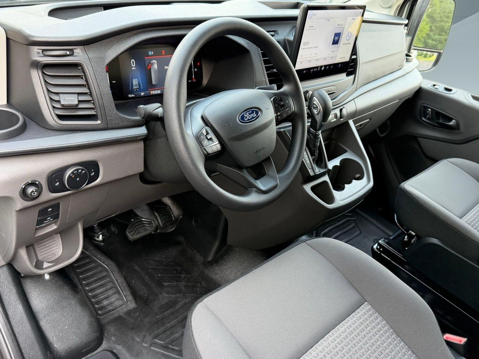 Transit-350 Passenger Passenger Van XL Wagon Medium Roof Van