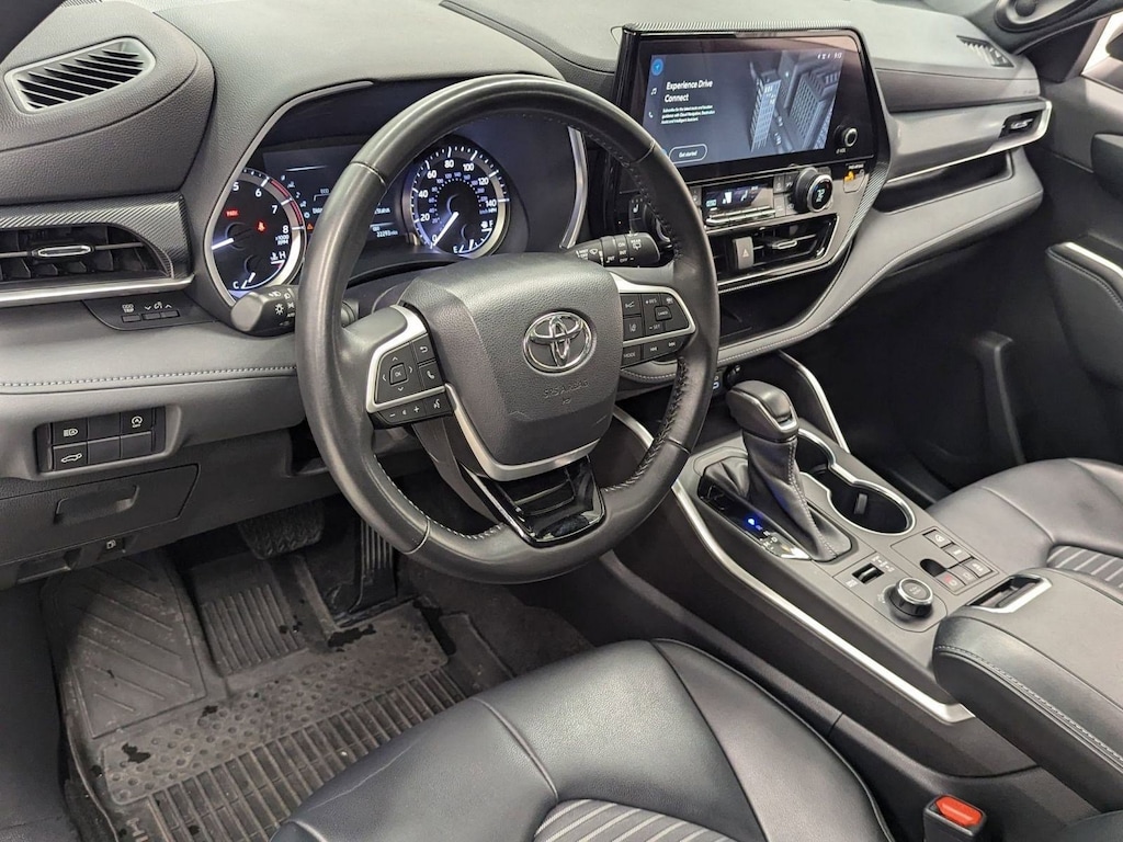 Used 2023 Toyota Highlander XSE XSE AWD
