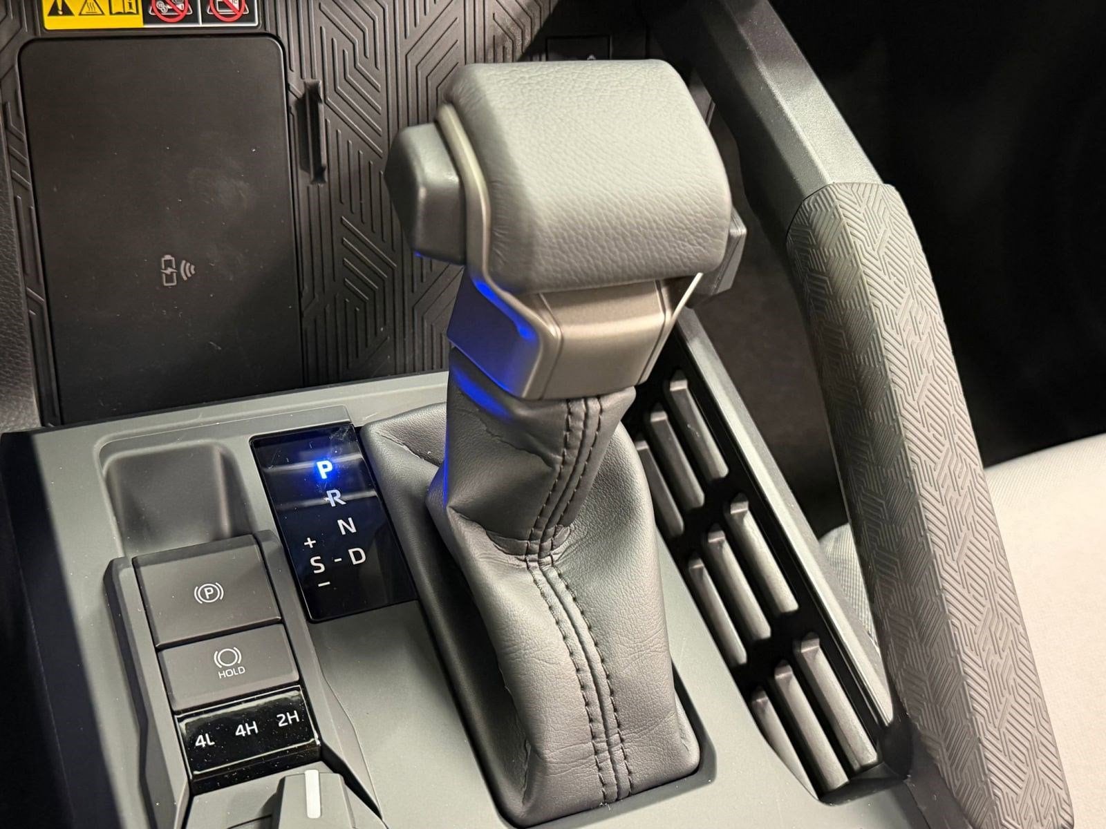 2026 Toyota Tacoma SR5 - Photo 15